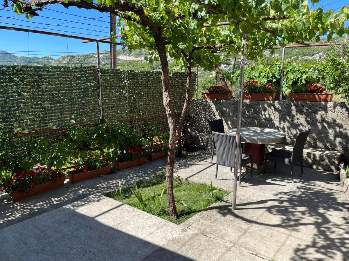 Una Apartment Cetinje Eksteriør billede